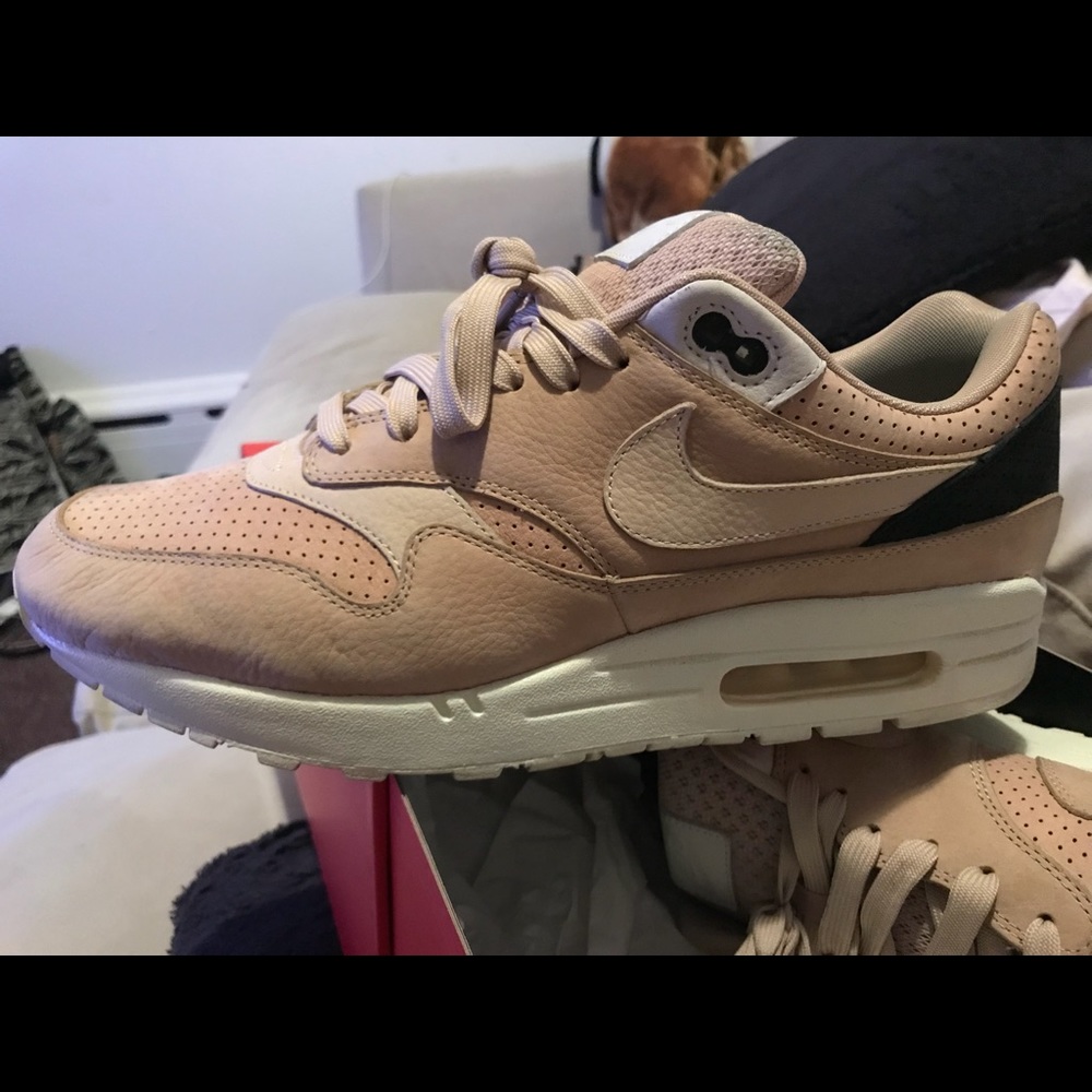 Men’s size 12 Nike Air Max Pinnacle